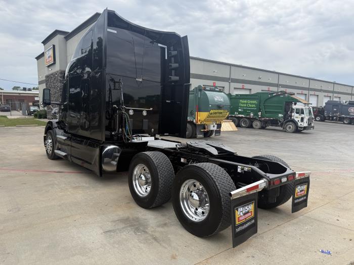 2022 Peterbilt 579-38