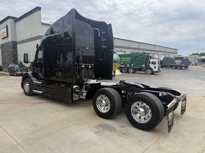 2022 Peterbilt 579-39