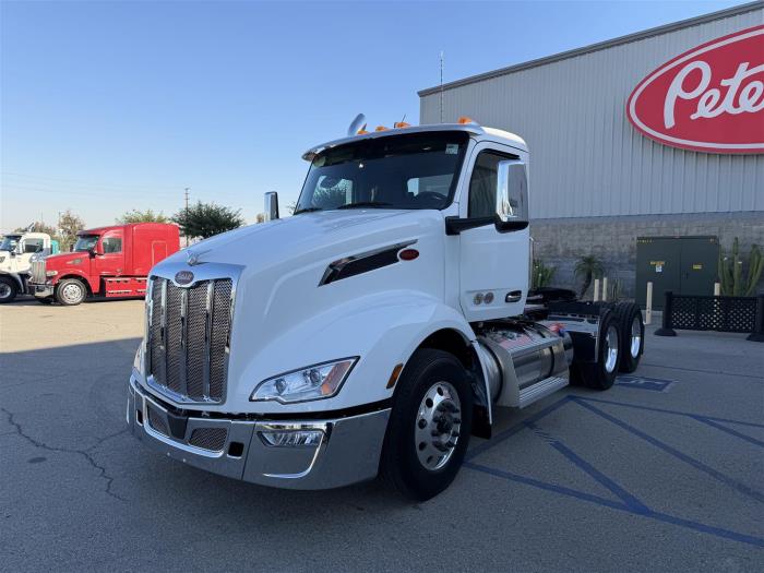 2027 Peterbilt 579-1