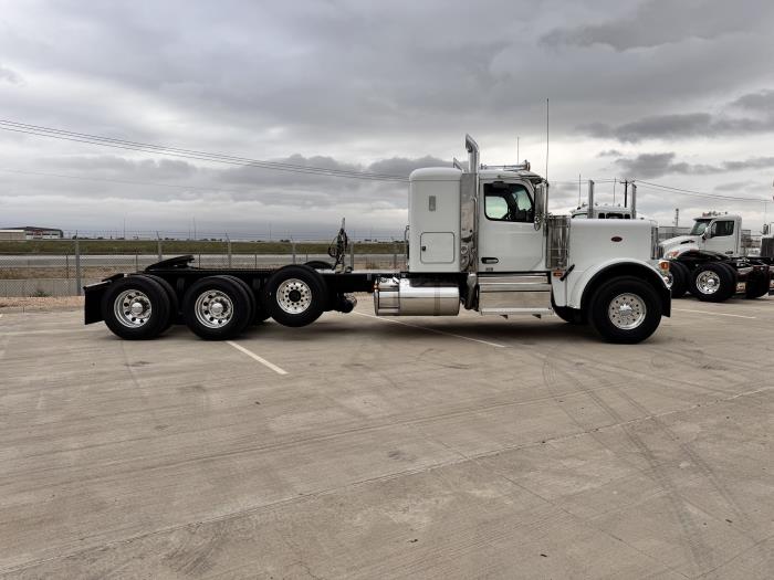 2027 Peterbilt 589-4