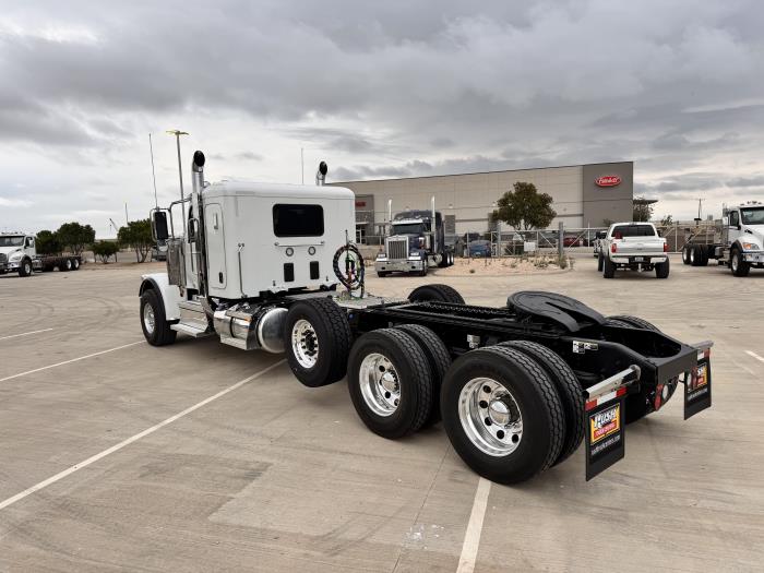 2027 Peterbilt 589-7