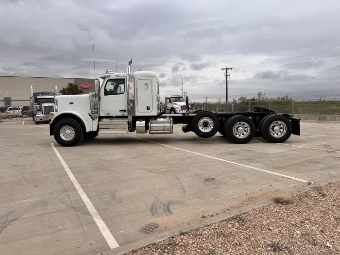 2027 Peterbilt 589-8