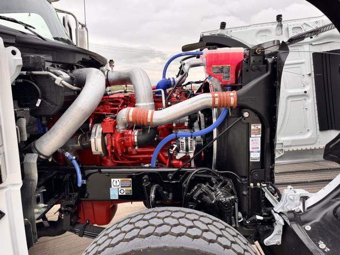 2027 Peterbilt 589-16
