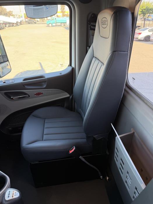 2027 Peterbilt 579-21