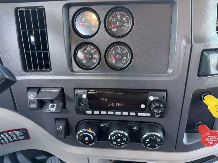 2027 Peterbilt 579-25
