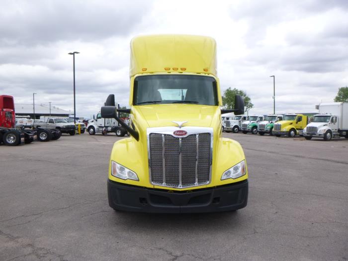 2023 Peterbilt 579-2