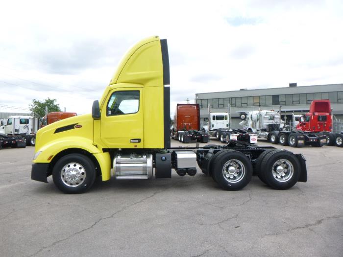 2023 Peterbilt 579-3