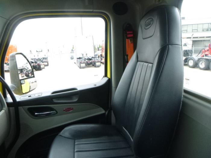 2023 Peterbilt 579-21