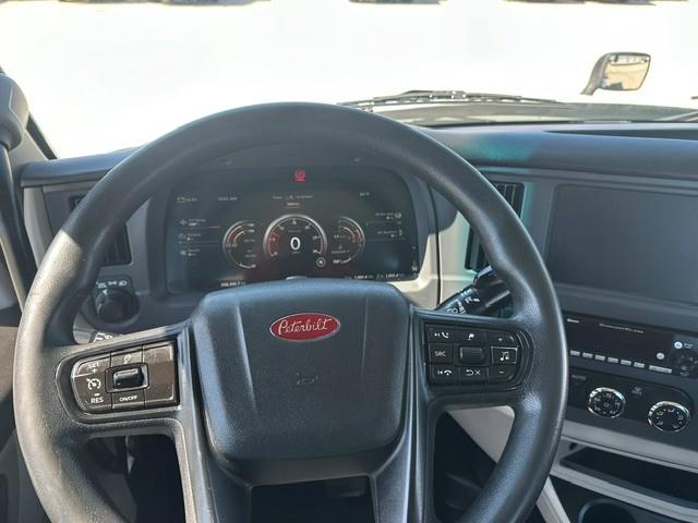 2023 Peterbilt 579-5