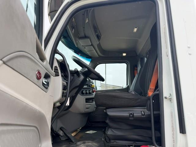 2021 Peterbilt 579-26