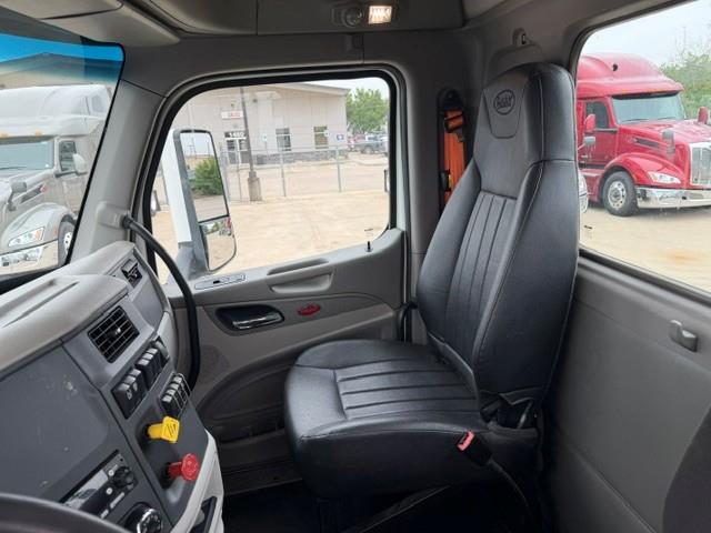 2021 Peterbilt 579-28