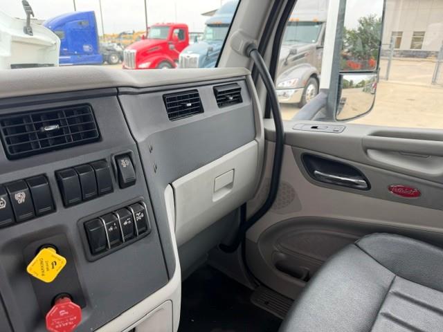 2021 Peterbilt 579-31