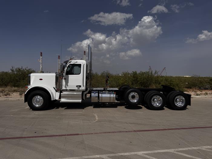 2027 Peterbilt 589-1