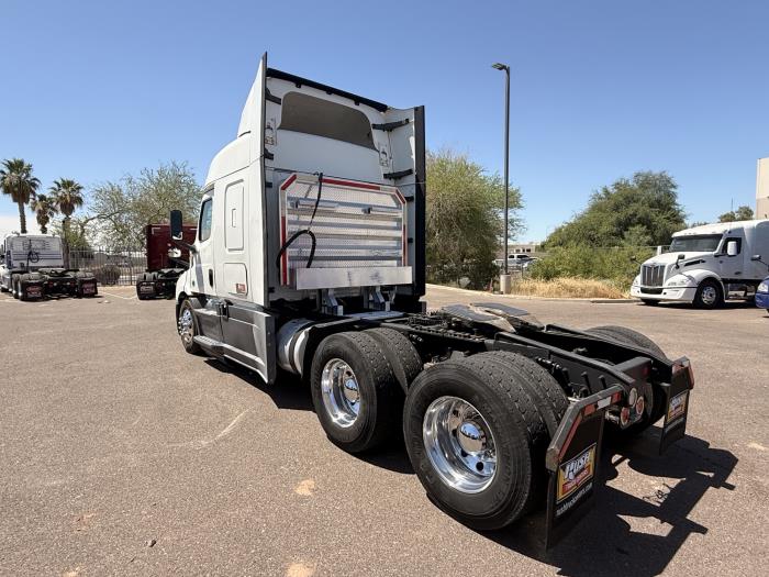 2020 Freightliner Cascadia-2