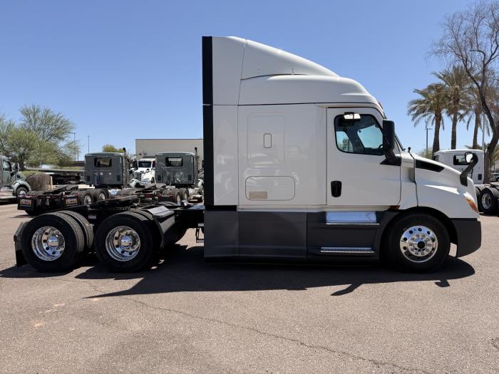 2020 Freightliner Cascadia-5