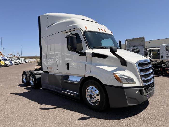 2020 Freightliner Cascadia-6