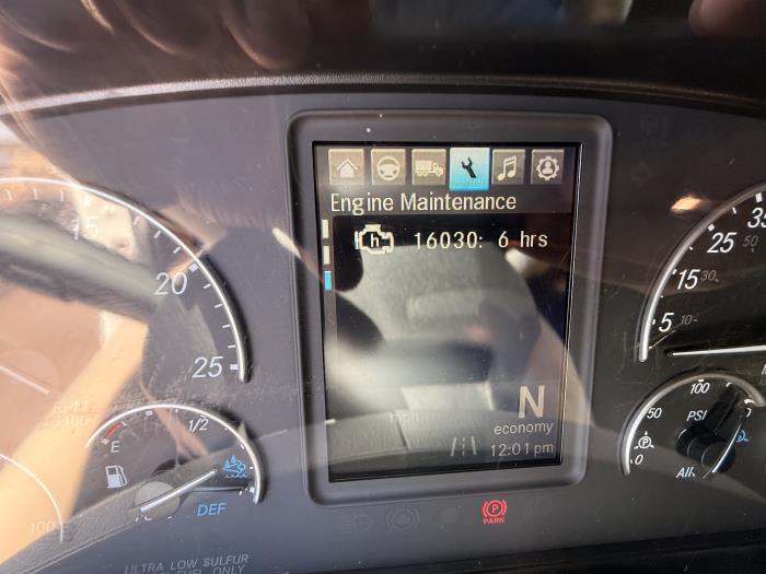2020 Freightliner Cascadia-12