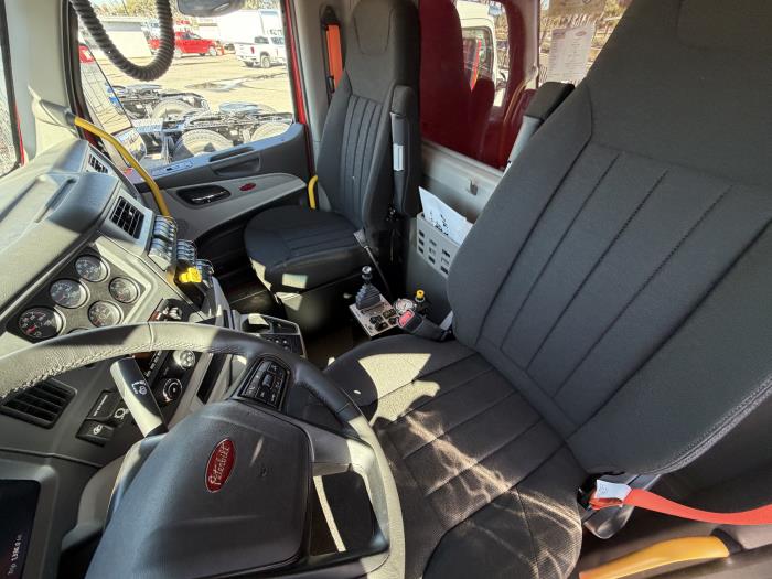 2027 Peterbilt 567-15