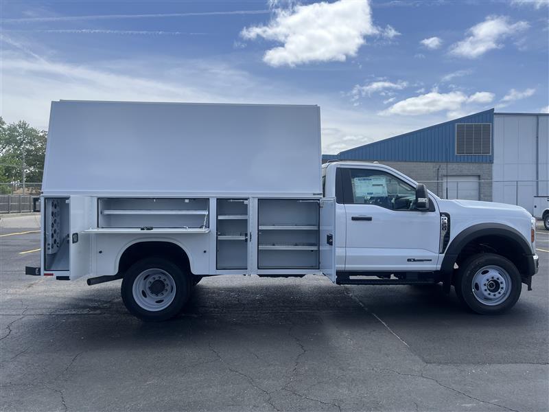 New 2025 Ford F-550 - photo 9