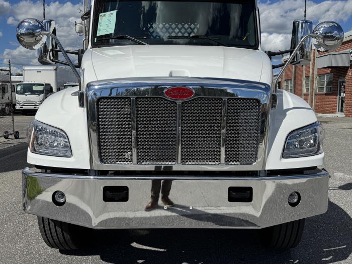 2027 Peterbilt 548-8