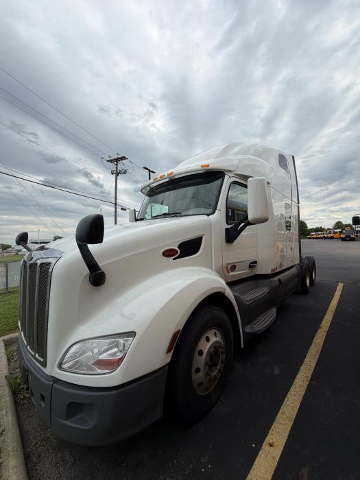 2021 Peterbilt 579-0