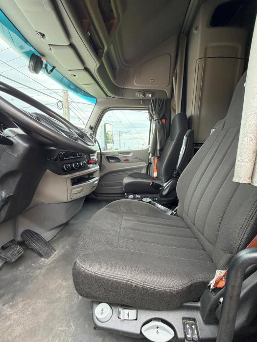 2021 Peterbilt 579-7