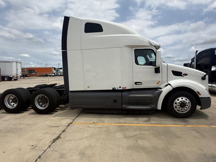 2021 Peterbilt 579-7