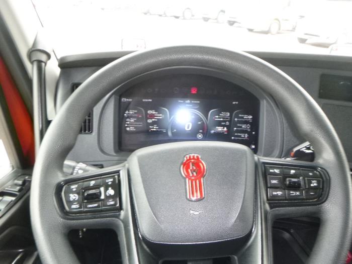 2024 Kenworth T680-18