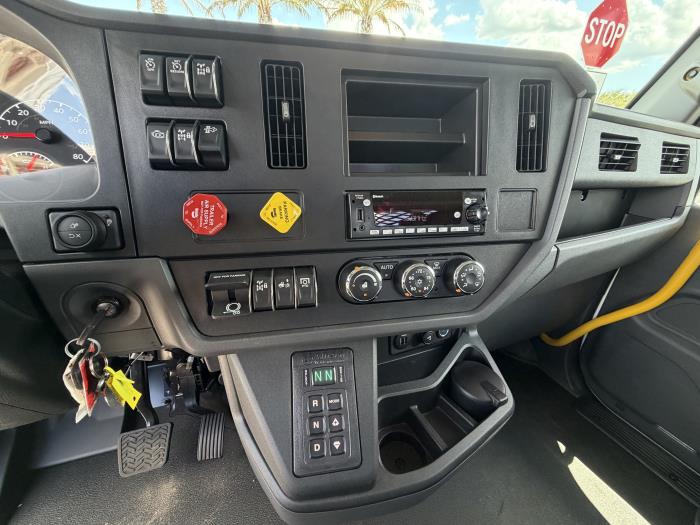 2027 Peterbilt 548-13