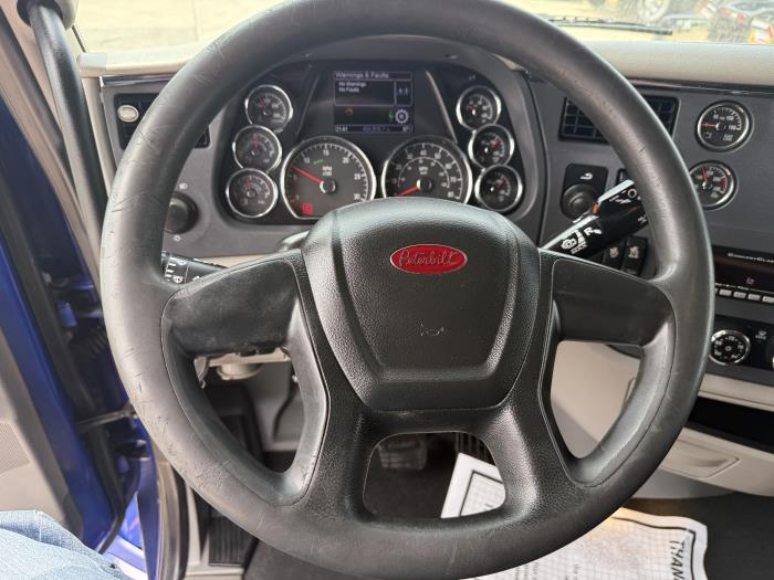2022 Peterbilt 579-16