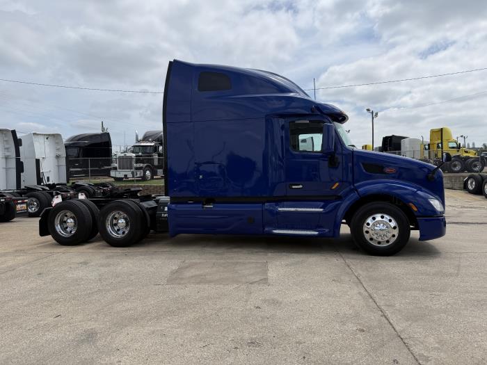 2022 Peterbilt 579-27
