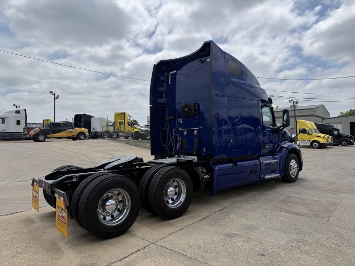 2022 Peterbilt 579-33