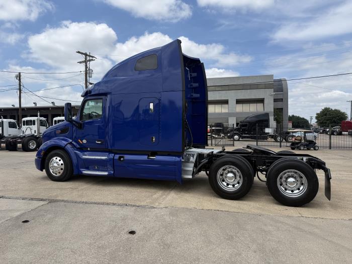 2022 Peterbilt 579-40