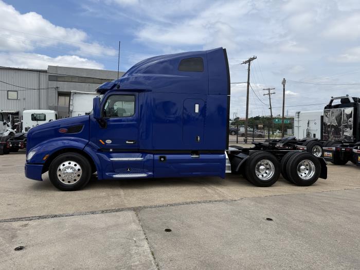 2022 Peterbilt 579-43