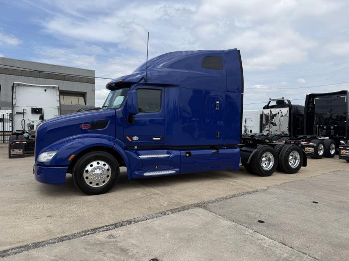 2022 Peterbilt 579-45