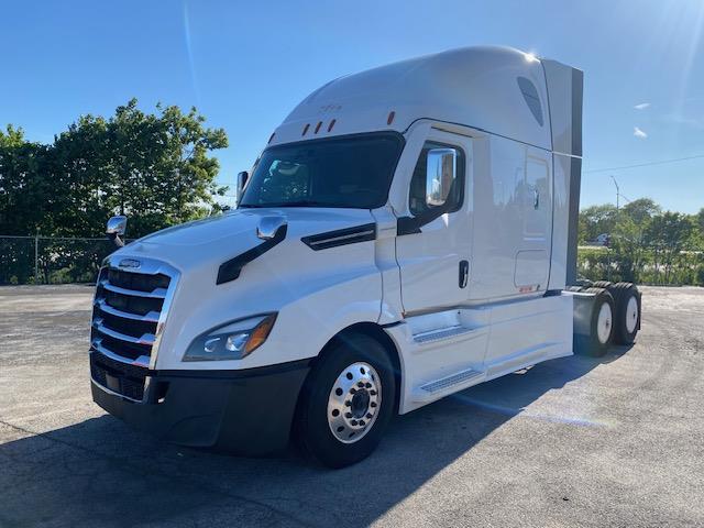 2023 Freightliner Cascadia-1