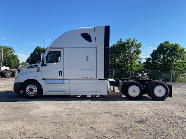 2023 Freightliner Cascadia-2