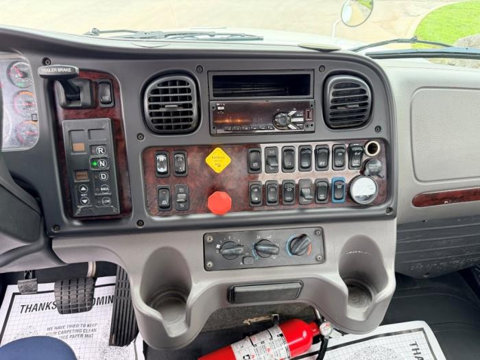 2021 Freightliner Business Class M2 112-18
