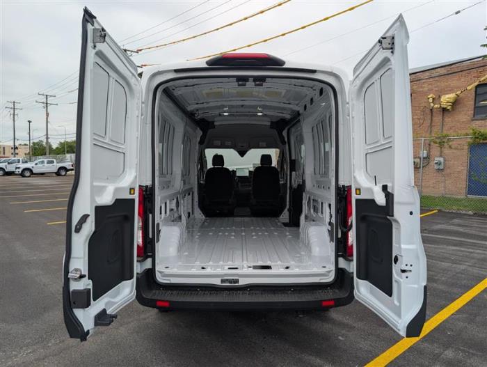 2026 Ford Transit-250-10