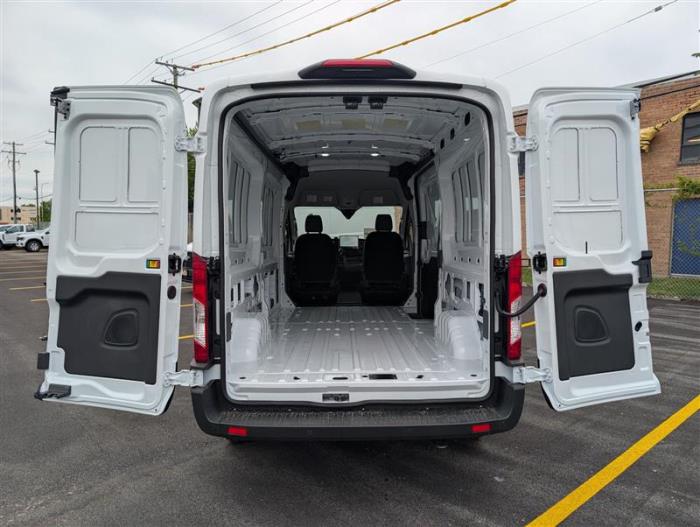 2026 Ford Transit-250-11