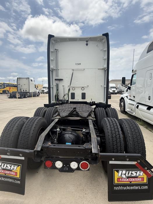 2022 Kenworth T680-4