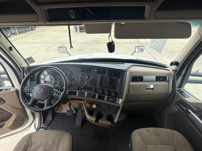 2022 Kenworth T680-10