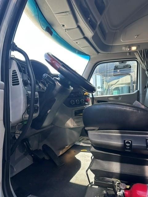 2022 Peterbilt 579-6