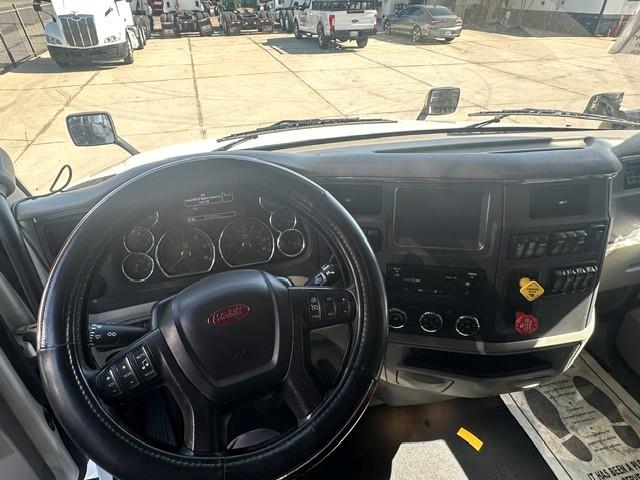 2022 Peterbilt 579-10