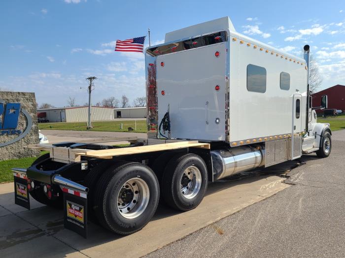 2025 Peterbilt 567-7