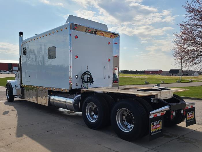 2025 Peterbilt 567-8