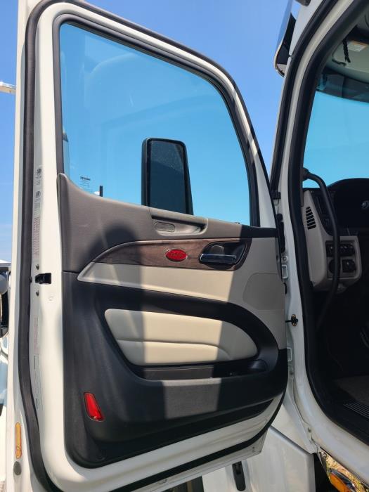 2026 Peterbilt 567-11