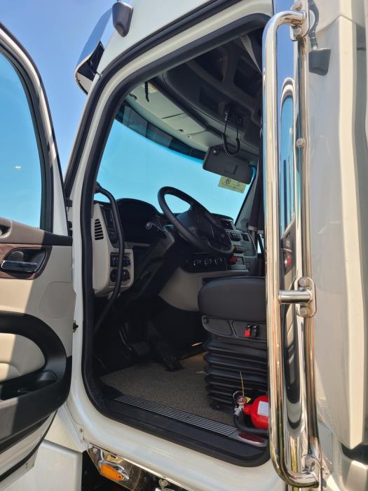 2026 Peterbilt 567-12