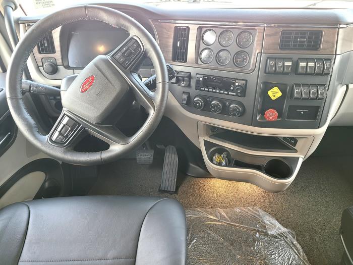 2026 Peterbilt 567-14