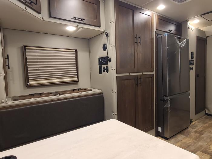 2026 Peterbilt 567-35